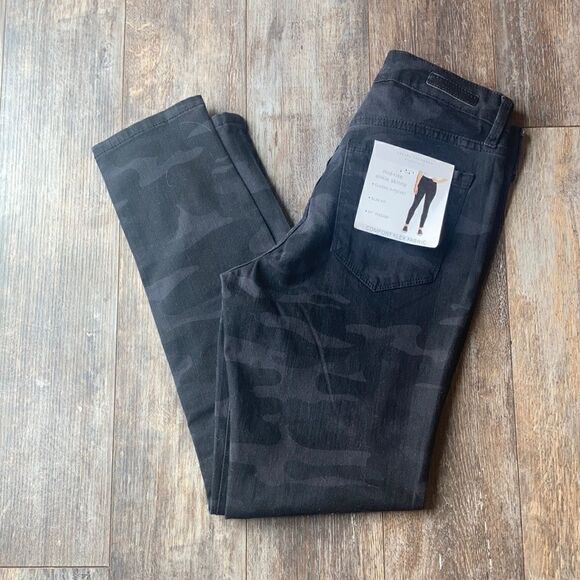 Black and grey Camo Jeans - Picture 1 of 4